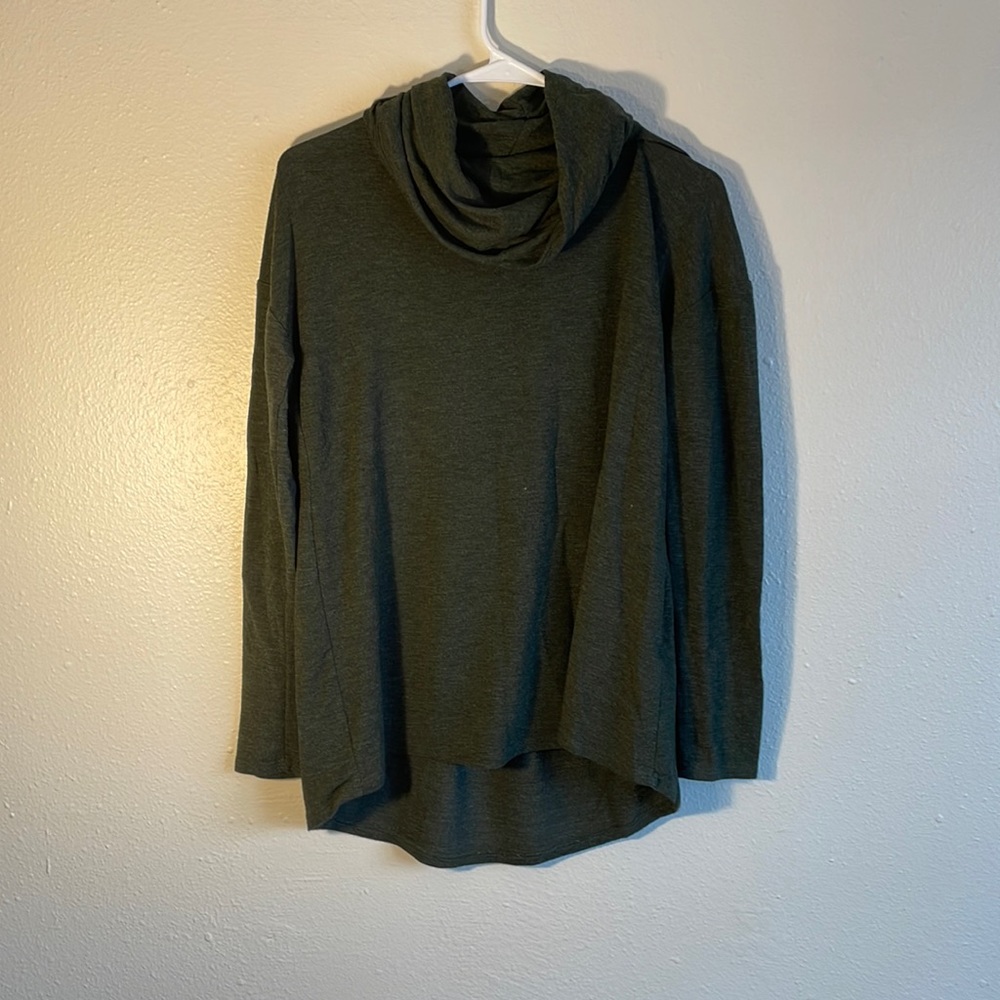 Green turtleneck long sleeve
